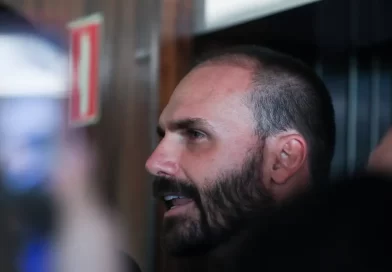 STF decide se Eduardo Bolsonaro será condenado no processo do tarifaço