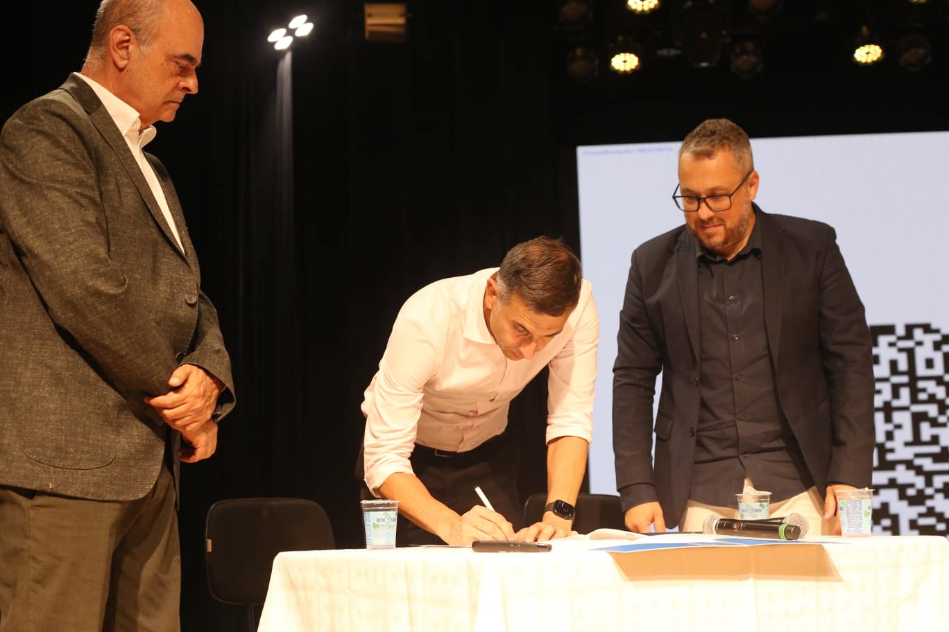 Itatiba lança programa para acelerar micro e pequenos negócios e amplia educação empreendedora na rede municipal