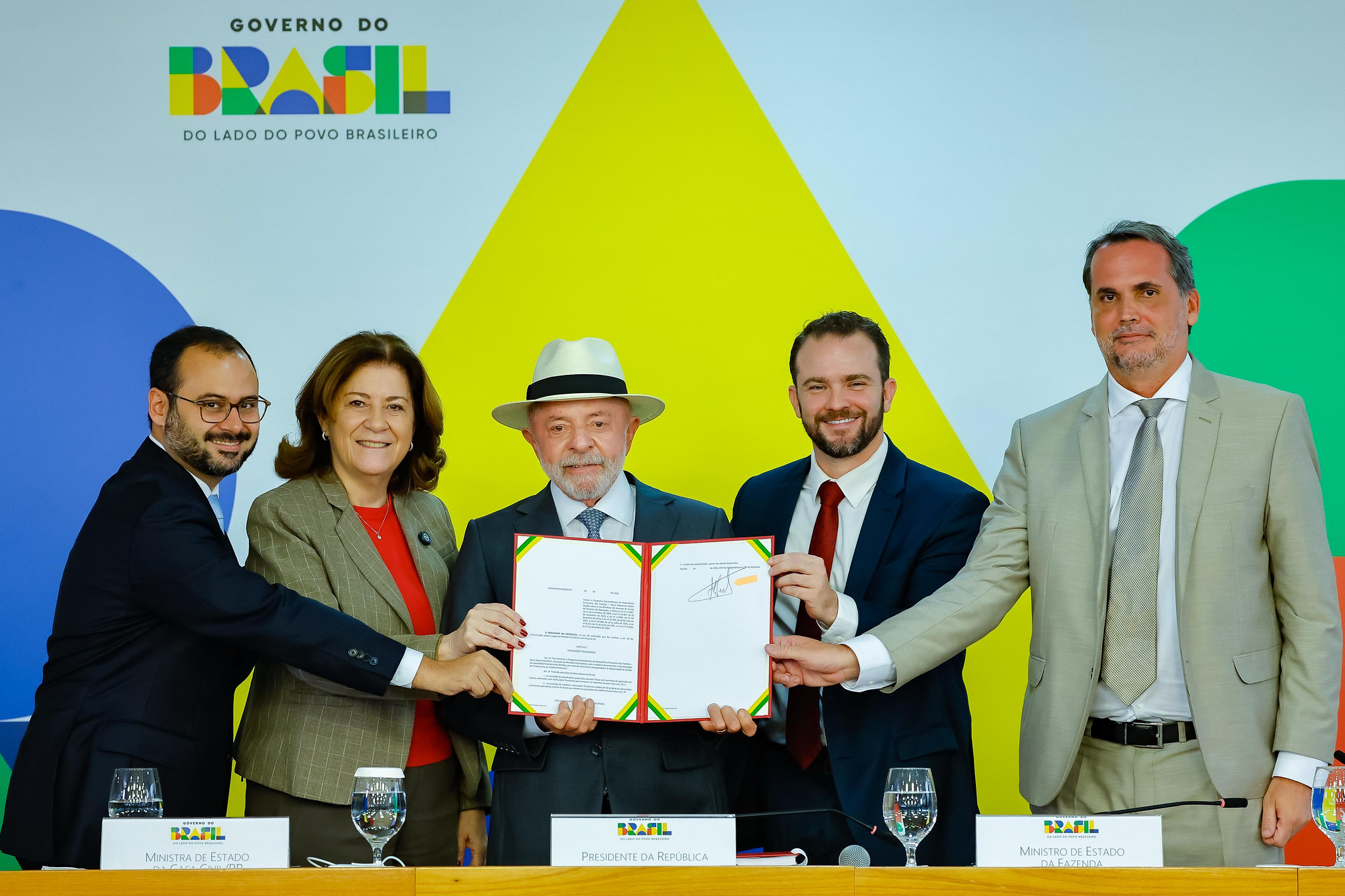 Lula anuncia novo Desenrola para quem ganha até R$ 8,1 mil