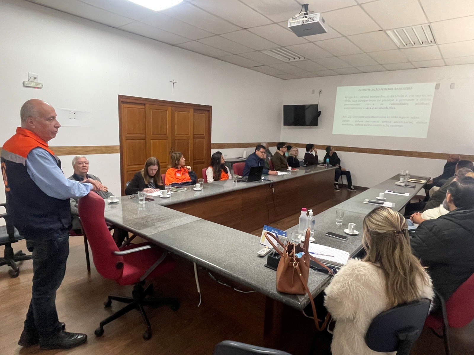 Reunião reforça integração entre secretarias para fortalecer ações de Defesa Civil em Itatiba