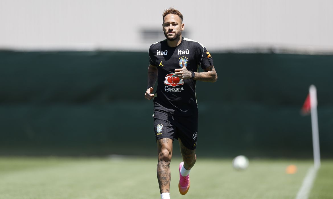 Ancelotti vê melhora do Brasil e espera ter Neymar contra a Escócia